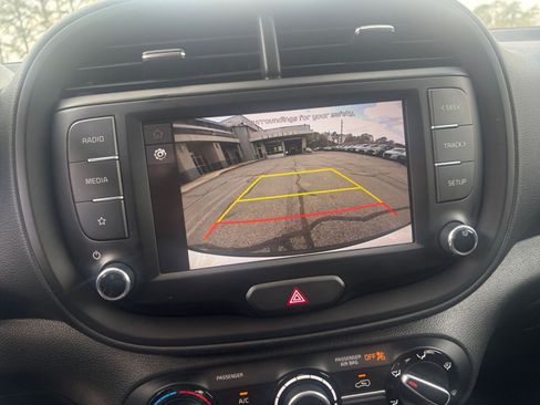 Used 2025 Kia Soul LX w/ LX Technology Package image 22
