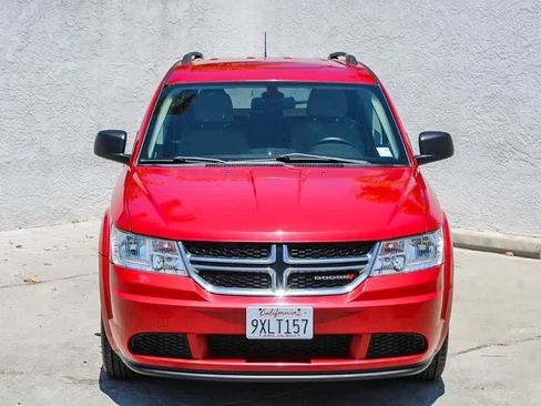 Used 2019 Dodge Journey SE FWD image 2