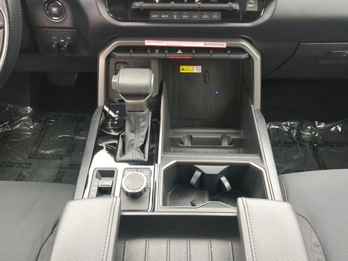 Used 2025 Toyota Tundra SR5 w/ SR5 Convenience Package AWD/4WD image 15