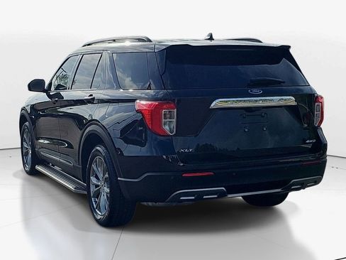 Used 2021 Ford Explorer XLT w/ Equipment Group 202A AWD/4WD image 7