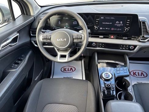 Used 2023 Kia Sportage LX image 13