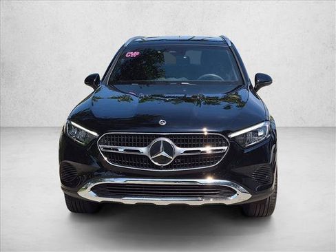 Used 2026 Mercedes-Benz GLC 300 image 2