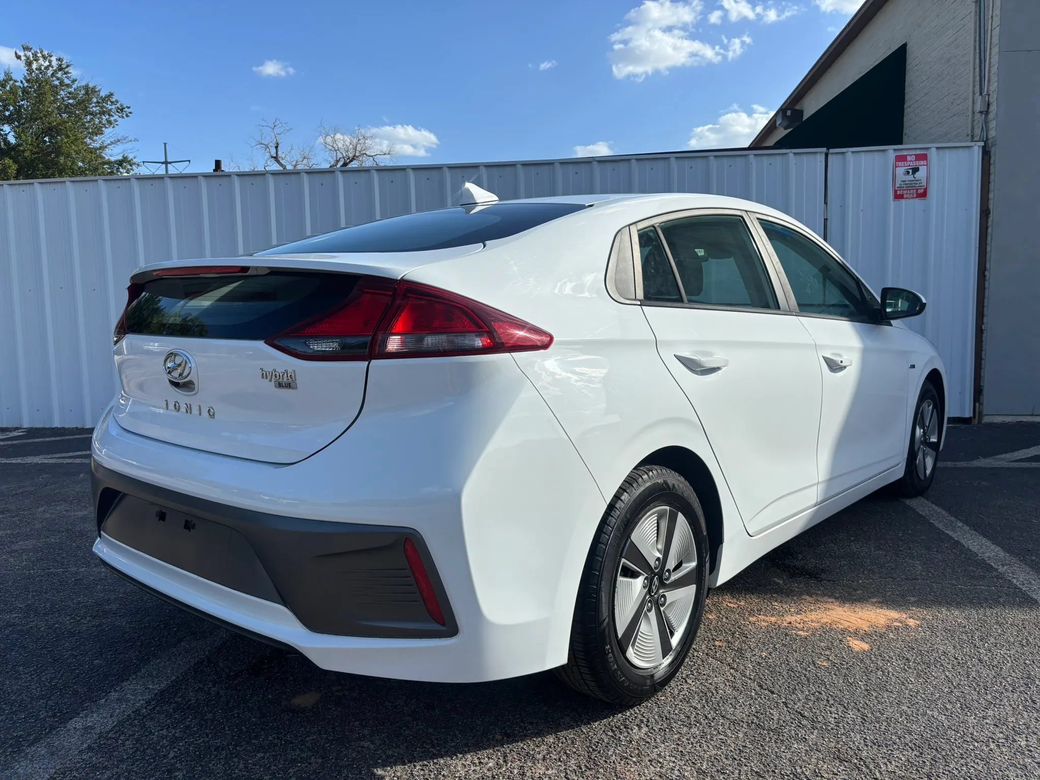 Used 2020 Hyundai Ioniq Blue FWD image 6