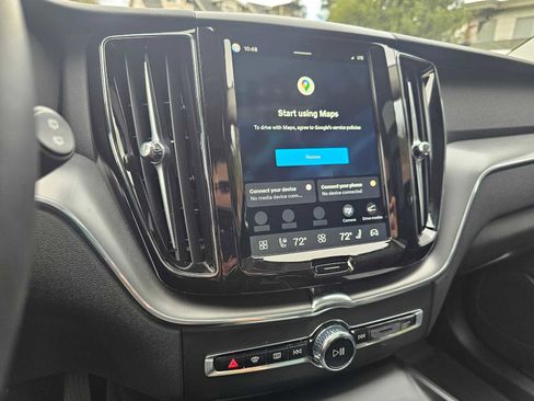 Certified 2025 Volvo XC60 B5 Core w/ Protection Package Premier image 30