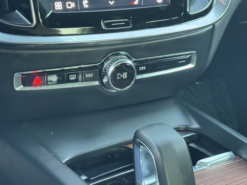 Used 2024 Volvo S60 B5 Plus image 14