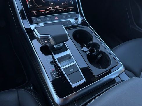 Used 2025 Audi Q7 2.0T Premium w/ Convenience Package image 21