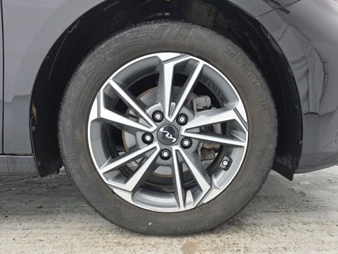 Used 2023 Kia Forte LXS image 18