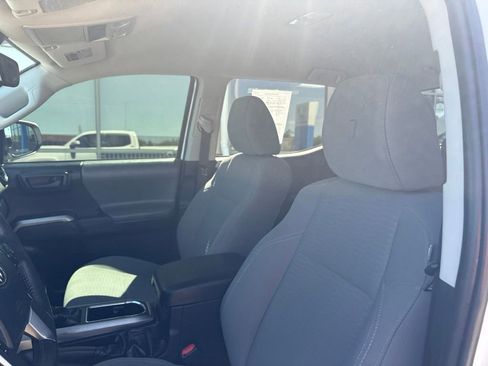 Used 2019 Toyota Tacoma SR5 AWD/4WD image 11