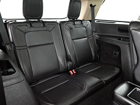 Used 2020 Lincoln Aviator Reserve w/ Equipment Group 201A image 36