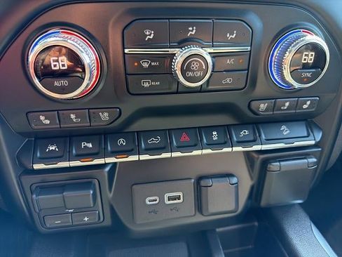 Used 2020 GMC Sierra 1500 AT4 w/ AT4 Premium Package AWD/4WD image 34