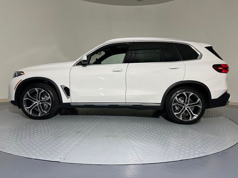 Used 2026 BMW X5 sDrive40i w/ Climate Comfort Package RWD image 2