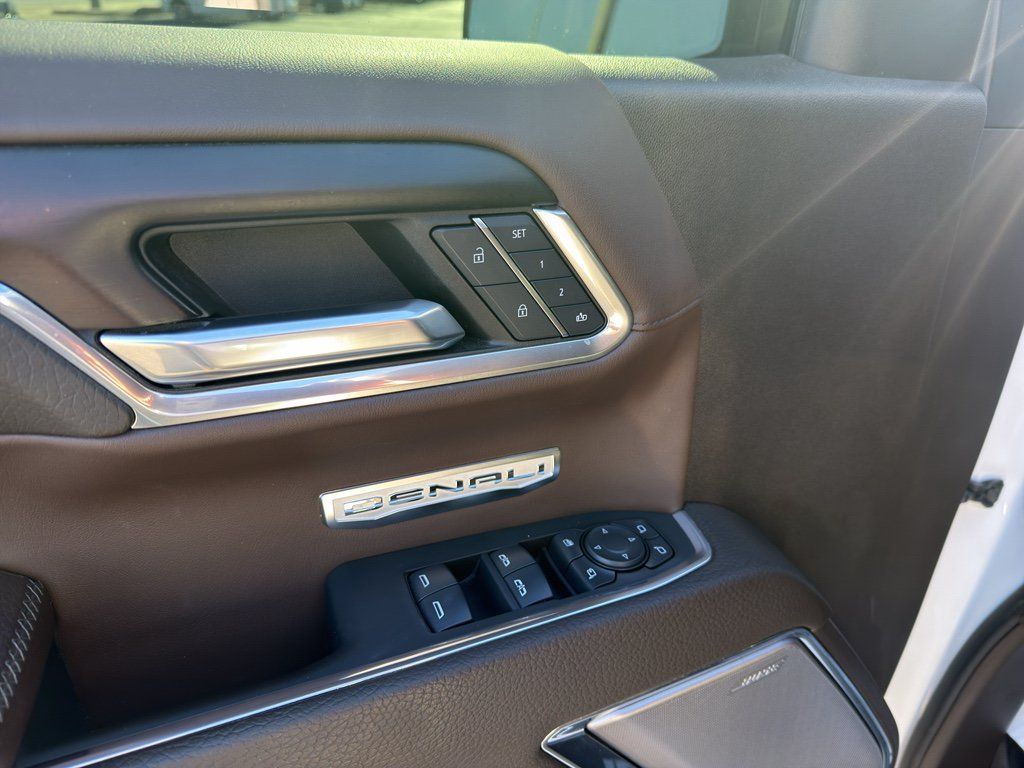 Used 2024 GMC Sierra 1500 Denali AWD/4WD image 15