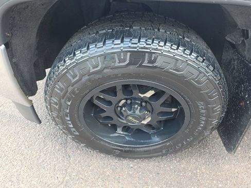 Used 2018 GMC Sierra 1500 SLE w/ Suspension Package, Off-Road AWD/4WD image 24