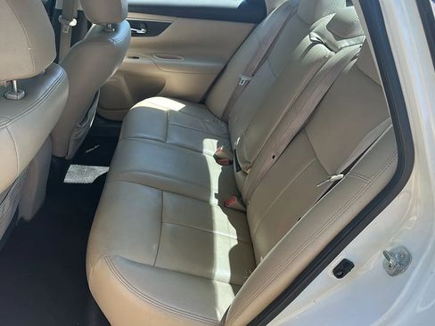 Used 2015 Nissan Altima 2.5 SV FWD image 16