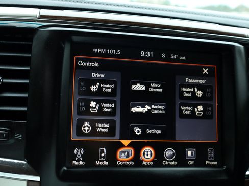 Used 2016 RAM 1500 Laramie w/ Convenience Group image 32