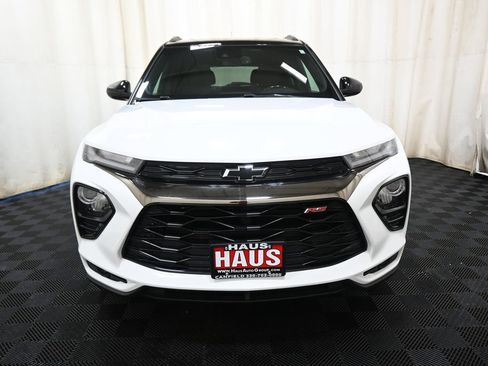 Used 2021 Chevrolet TrailBlazer RS w/ Sun and Liftgate Package FWD image 2