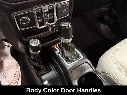 Used 2021 Jeep Wrangler Unlimited Sahara AWD/4WD image 19