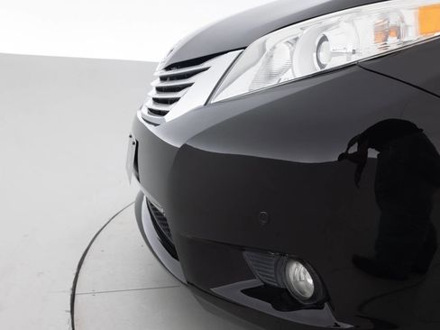 Used 2014 Toyota Sienna Limited w/ Limited Premium Package image 15
