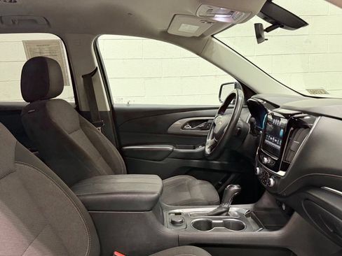 Used 2018 Chevrolet Traverse LT FWD image 37