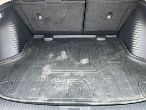 Used 2023 Honda HR-V LX image 15