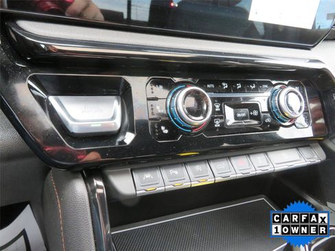 Used 2025 GMC Sierra 1500 AT4 w/ AT4 Premium Package image 31