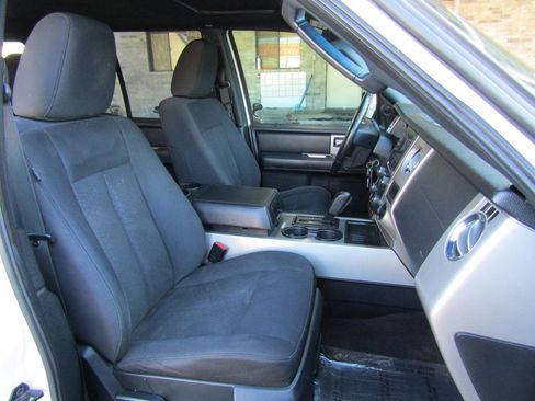 Used 2016 Ford Expedition XLT image 13