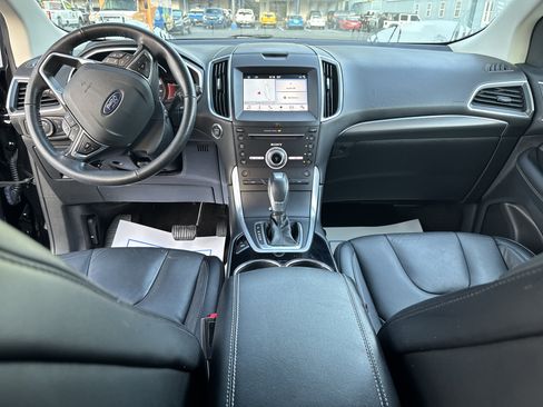 Used 2018 Ford Edge Titanium w/ Technology Package AWD/4WD image 9