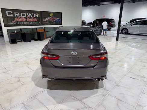 Used 2022 Toyota Camry SE FWD image 10