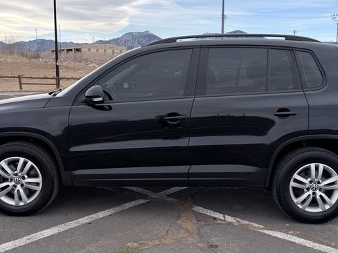 Used 2016 Volkswagen Tiguan S image 8