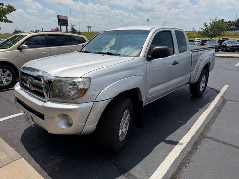 Used 2009 Toyota Tacoma 4x4 Access Cab V6 image 3