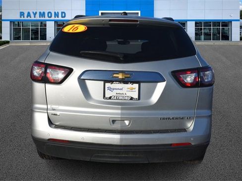 Certified 2016 Chevrolet Traverse LT image 4