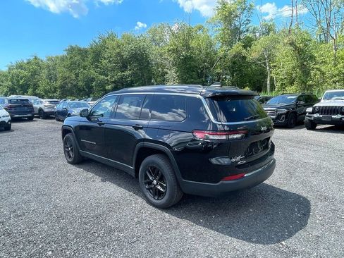 Used 2023 Jeep Grand Cherokee L Laredo AWD/4WD image 8