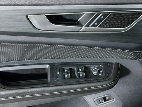 Used 2024 Volkswagen Atlas Cross Sport SE image 15