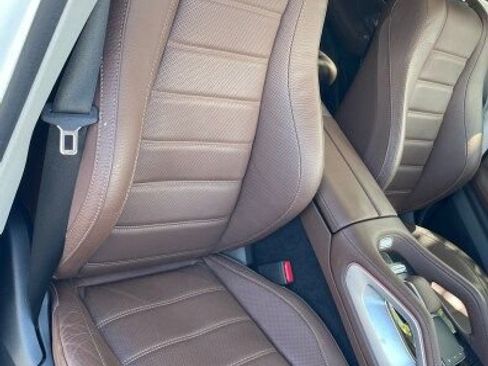 Used 2024 Mercedes-Benz GLS 450 4MATIC image 13