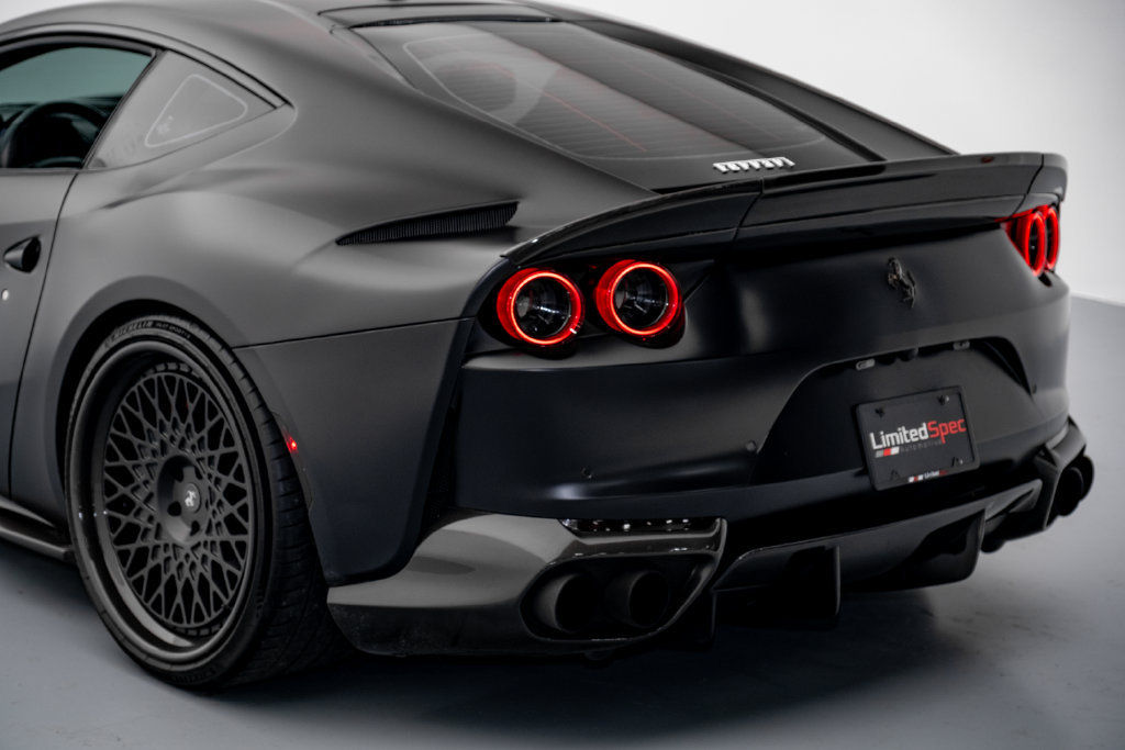 Used 2018 Ferrari 812 Superfast RWD image 22