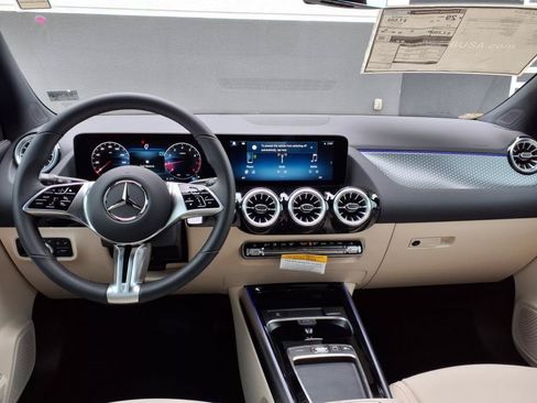 Used 2025 Mercedes-Benz GLA 250 image 13