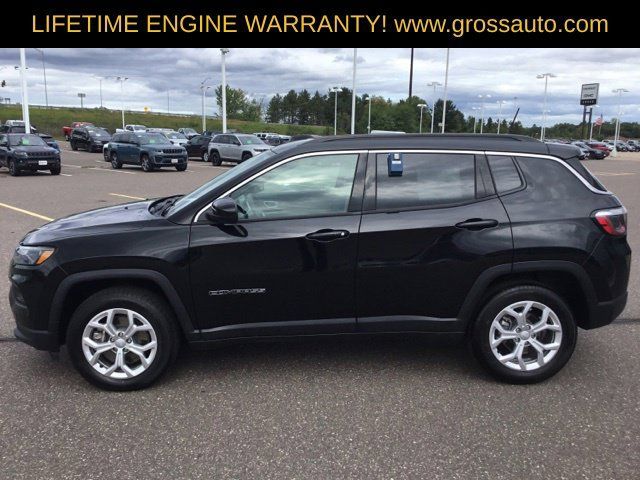 Used 2024 Jeep Compass Latitude AWD/4WD image 5