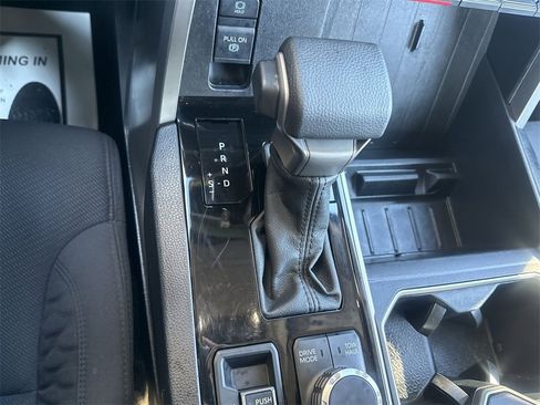 Used 2022 Toyota Tundra SR5 w/ SR5 Convenience Package image 18