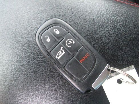 Used 2014 Jeep Cherokee Trailhawk w/ Technology Group AWD/4WD image 28