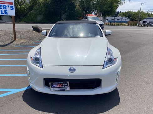 Used 2016 Nissan 370Z Roadster image 9