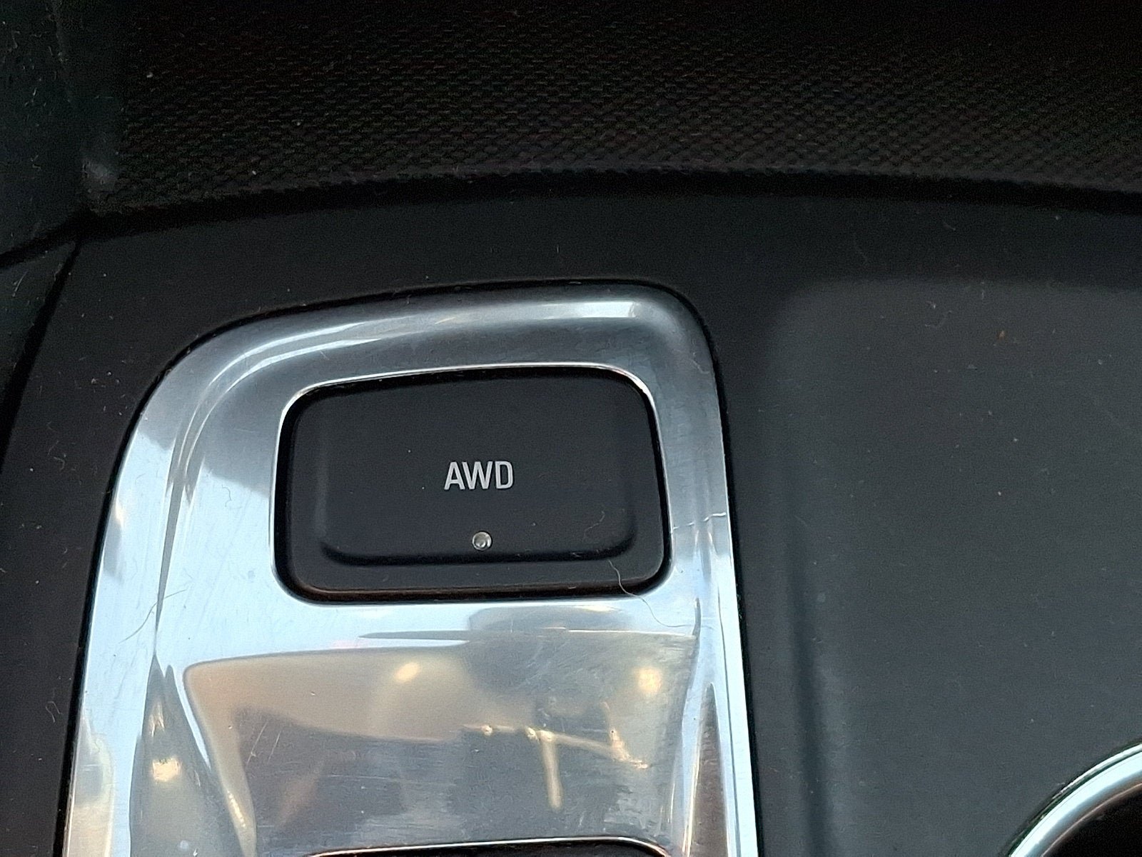Used 2020 Chevrolet Equinox LT w/ Driver Convenience Package AWD/4WD image 25