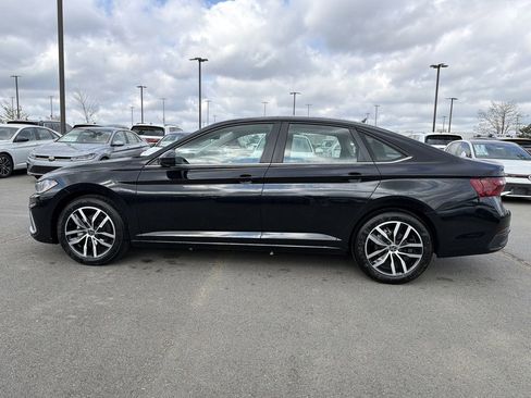 New 2026 Volkswagen Jetta SE image 2