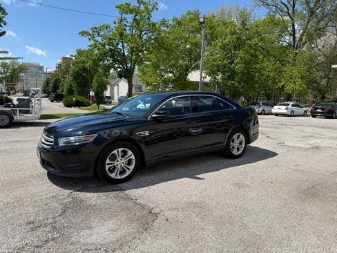 Used 2018 Ford Taurus SEL FWD image 3