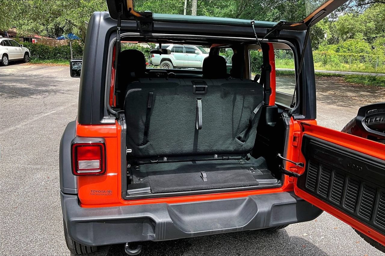 Used 2023 Jeep Wrangler Sport AWD/4WD image 32
