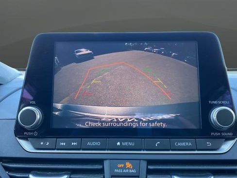 Used 2020 Nissan Altima 2.5 S FWD image 13