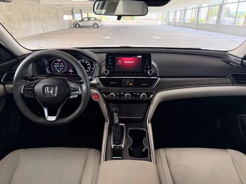 Used 2018 Honda Accord LX image 24