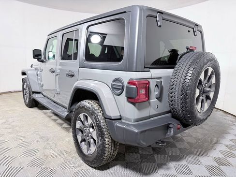Used 2018 Jeep Wrangler Unlimited Sahara AWD/4WD image 4