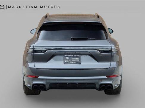 Used 2023 Porsche Cayenne Turbo AWD/4WD image 8