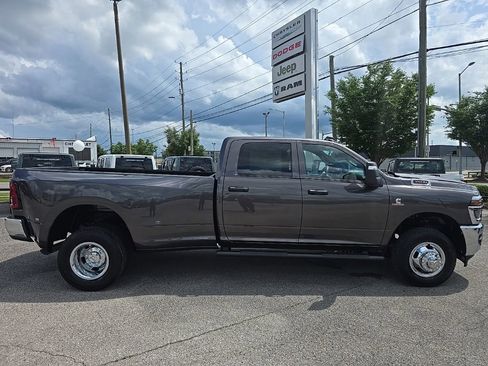 New 2026 RAM 3500 Tradesman AWD/4WD image 2