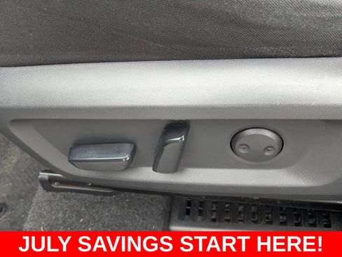 Used 2022 Nissan Rogue SV FWD image 25